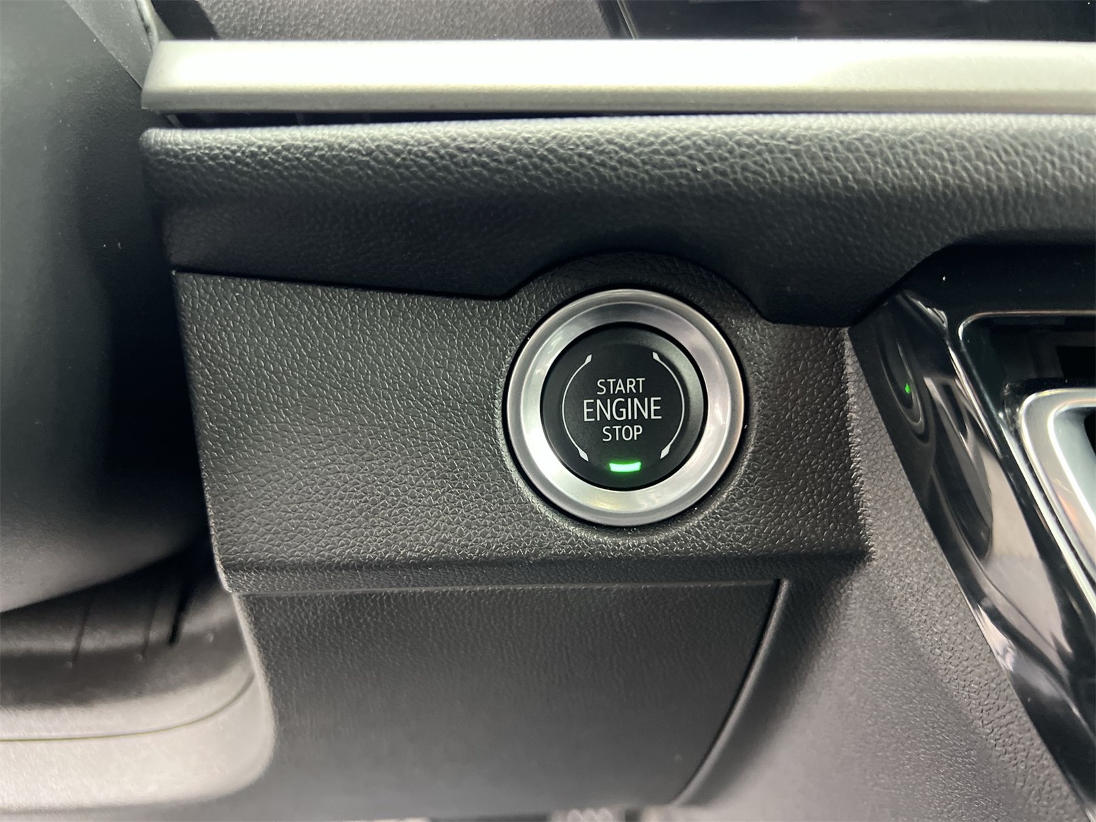 used 2025 Chevrolet Traverse car