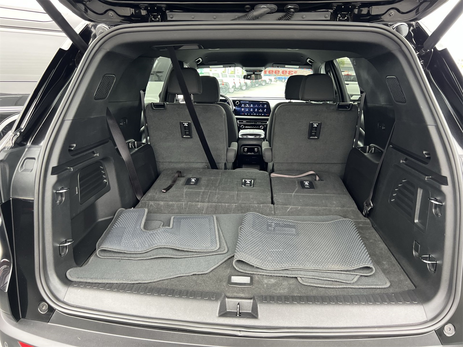 used 2025 Chevrolet Traverse car