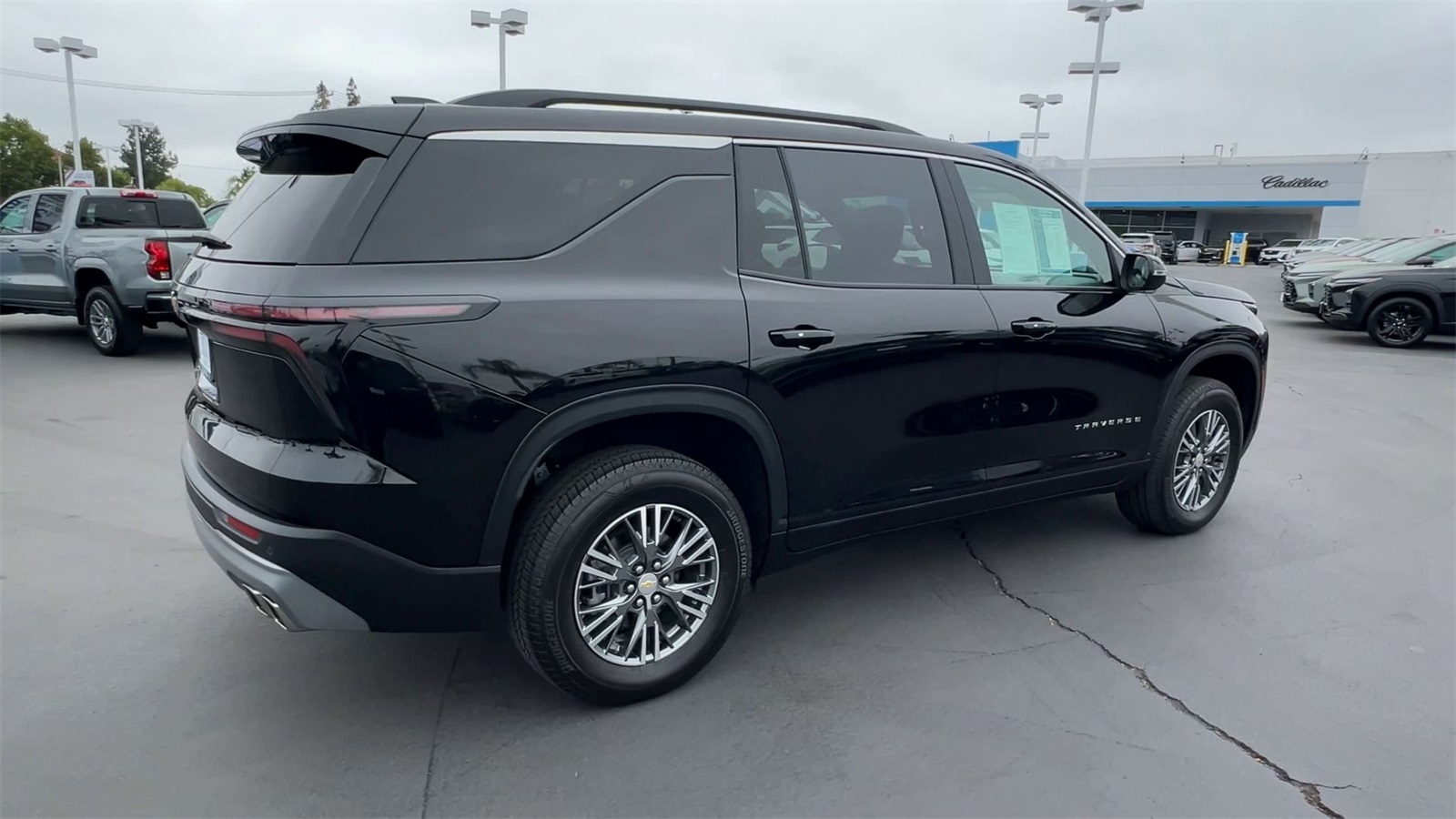 used 2025 Chevrolet Traverse car