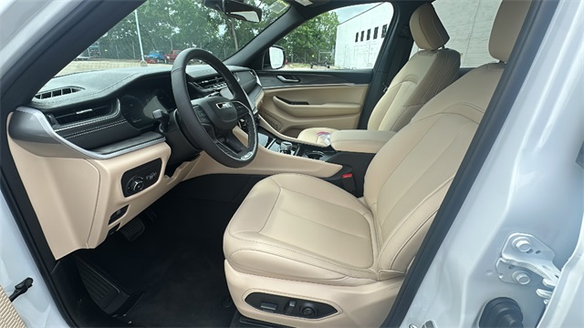 new 2025 Jeep Grand Cherokee car, priced at $44,494