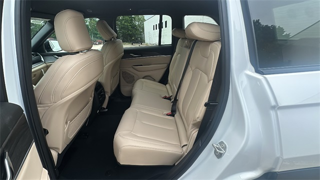 new 2025 Jeep Grand Cherokee car, priced at $44,494