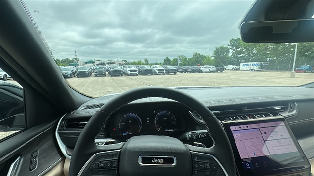 new 2025 Jeep Grand Cherokee car, priced at $44,494