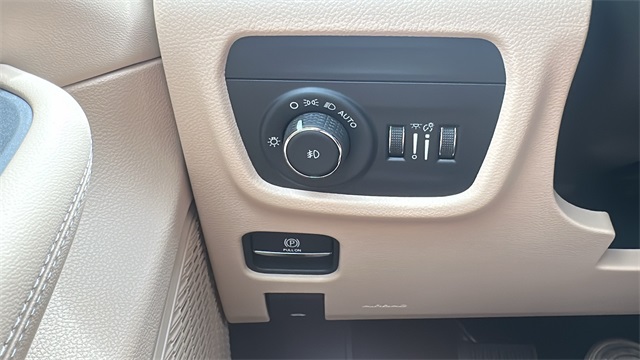 new 2025 Jeep Grand Cherokee car, priced at $44,494