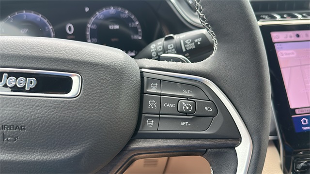 new 2025 Jeep Grand Cherokee car, priced at $44,494