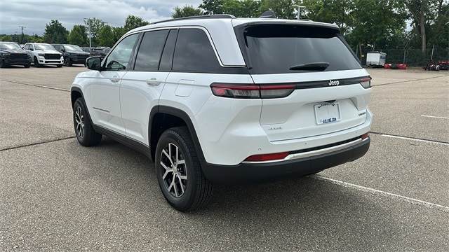 new 2025 Jeep Grand Cherokee car, priced at $44,494