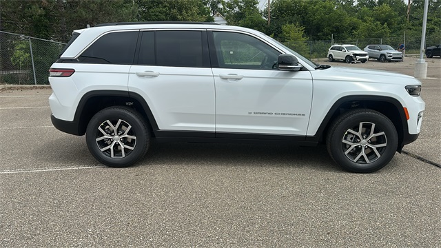new 2025 Jeep Grand Cherokee car, priced at $44,494