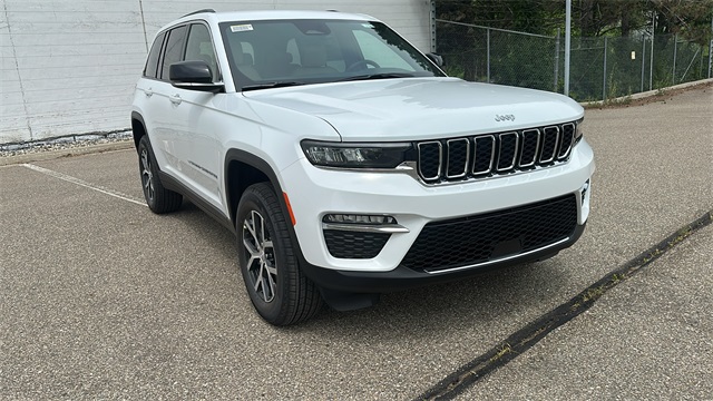 new 2025 Jeep Grand Cherokee car, priced at $44,494
