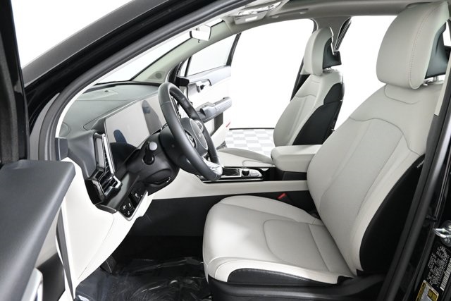 used 2025 Kia Sportage car, priced at $28,947
