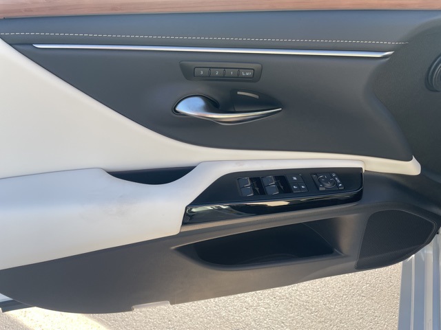 new 2025 Lexus ES car, priced at $51,309