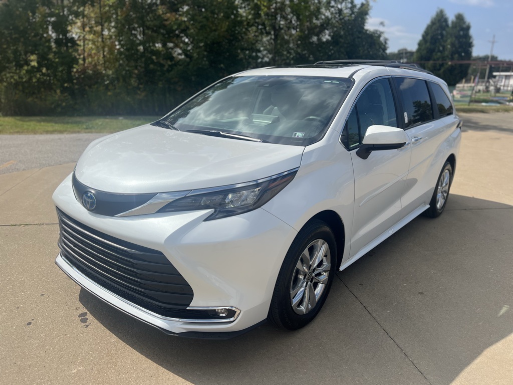 used 2024 Toyota Sienna car, priced at $47,903