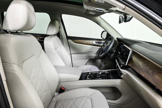 new 2025 Volkswagen Atlas car, priced at $48,436