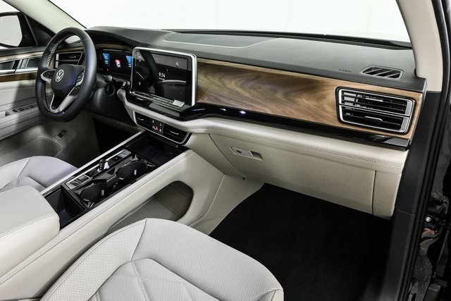 new 2025 Volkswagen Atlas car, priced at $48,436