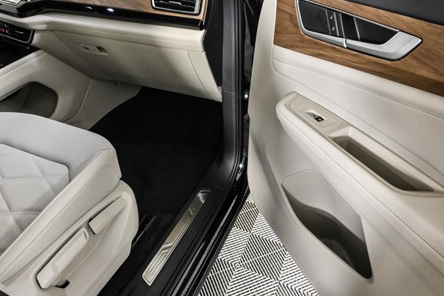 new 2025 Volkswagen Atlas car, priced at $48,436