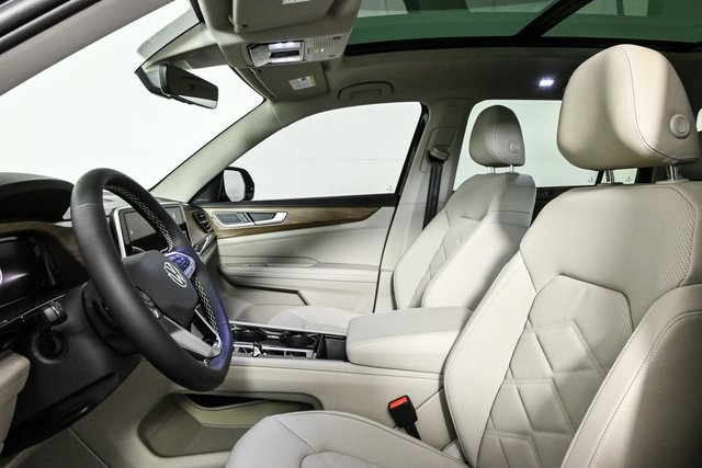 new 2025 Volkswagen Atlas car, priced at $48,436
