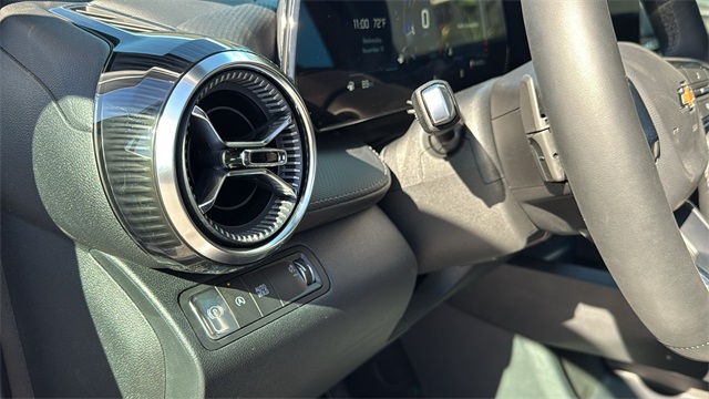 new 2026 Chevrolet Equinox car, priced at $30,820