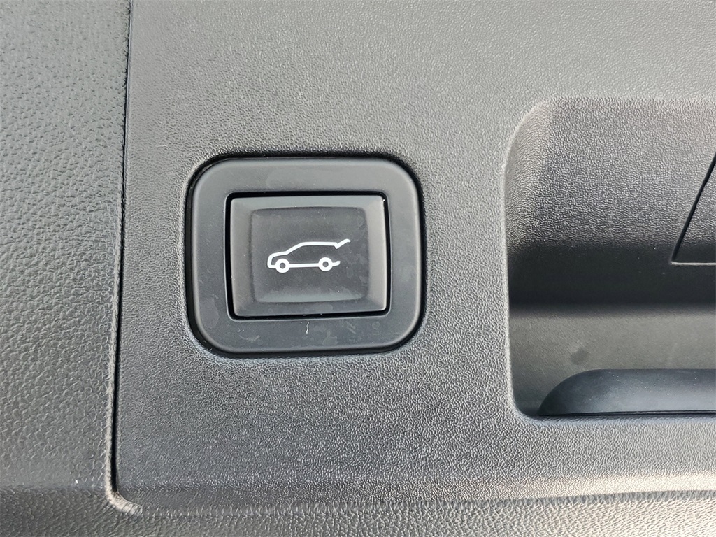 used 2018 Cadillac XT5 car, priced at $16,795