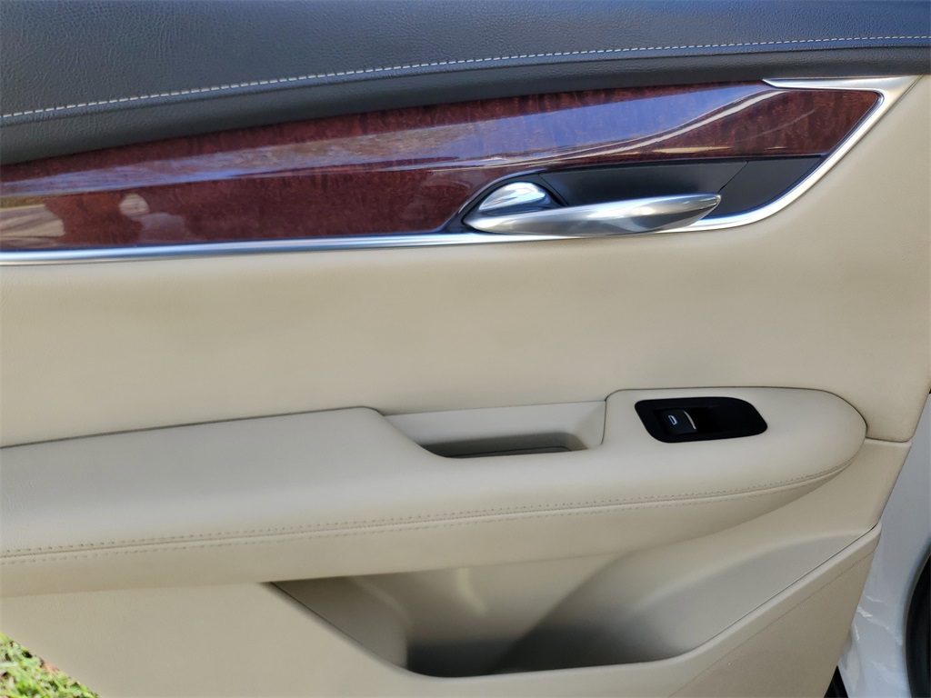 used 2018 Cadillac XT5 car, priced at $16,795