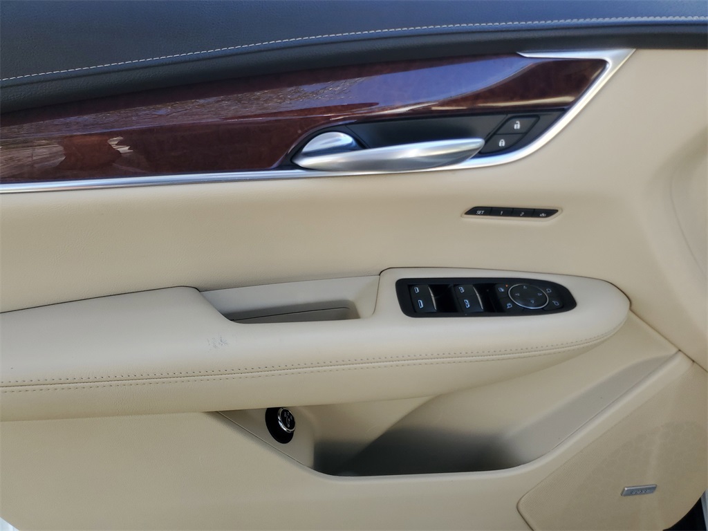 used 2018 Cadillac XT5 car, priced at $16,795