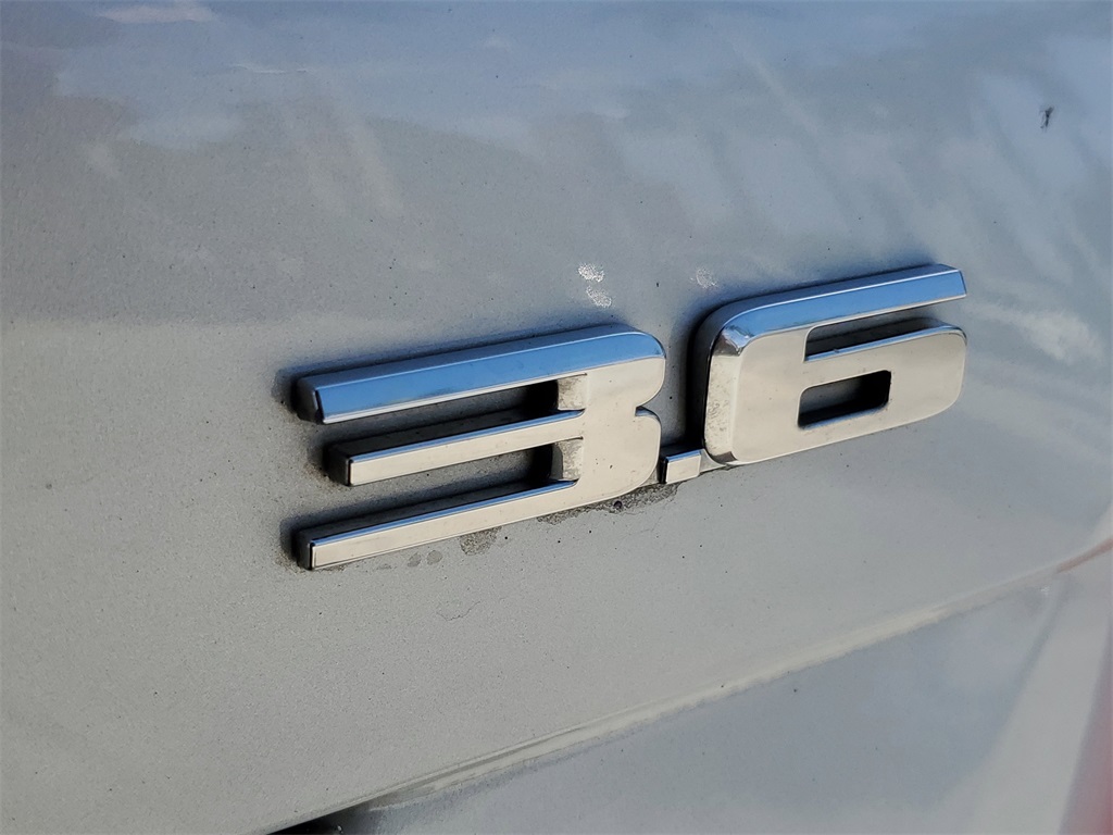used 2018 Cadillac XT5 car, priced at $16,795