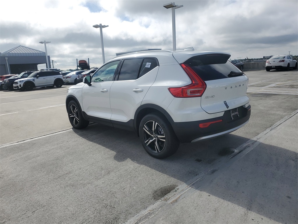 new 2025 Volvo XC40 car, priced at $44,183