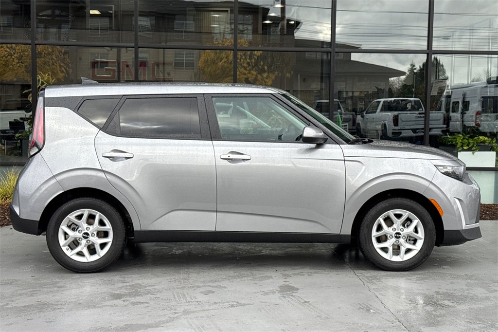 used 2025 Kia Soul car, priced at $19,919