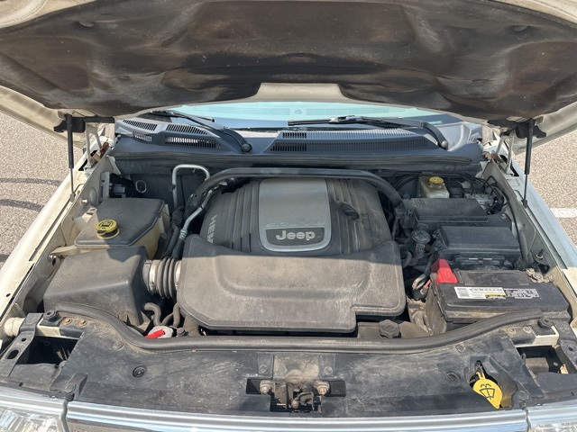 used 2008 Jeep Commander car, priced at $4,998