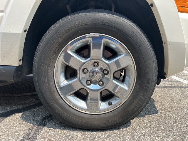 used 2008 Jeep Commander car, priced at $4,998