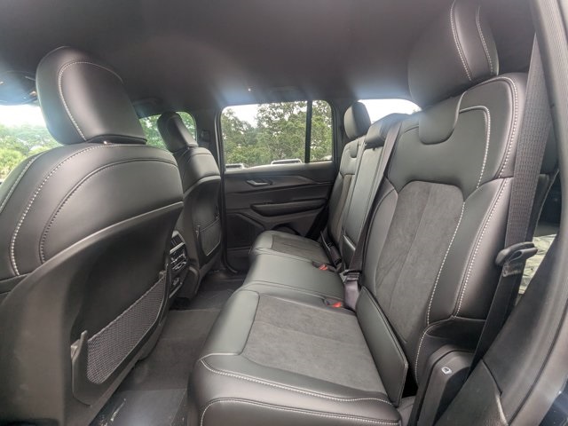 new 2025 Jeep Grand Cherokee car, priced at $39,225