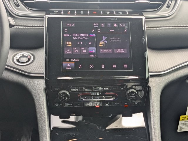 new 2025 Jeep Grand Cherokee car, priced at $39,225