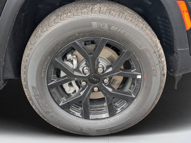 new 2025 Jeep Grand Cherokee car, priced at $39,225