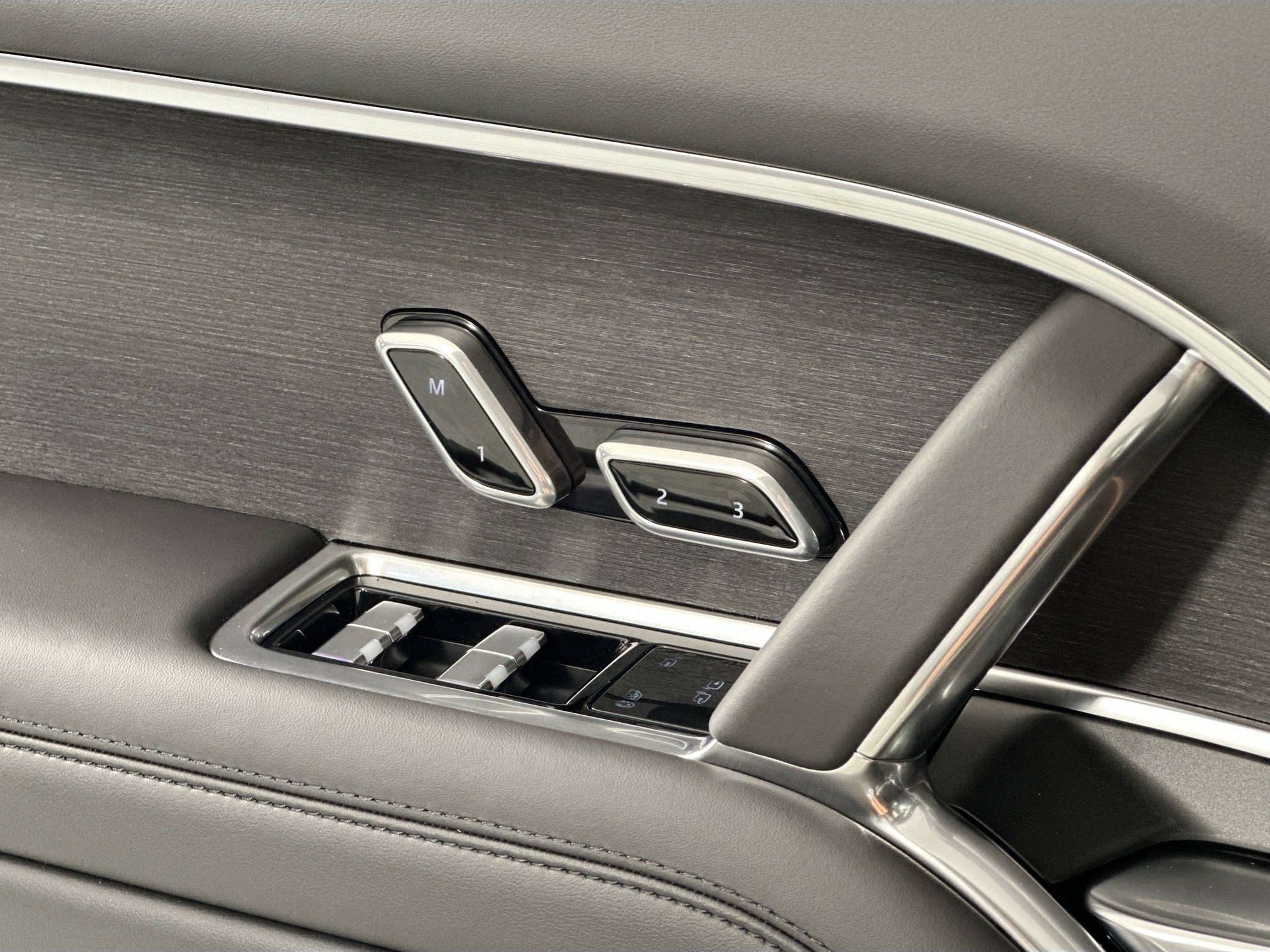 new 2025 Land Rover Range Rover car, priced at $126,130