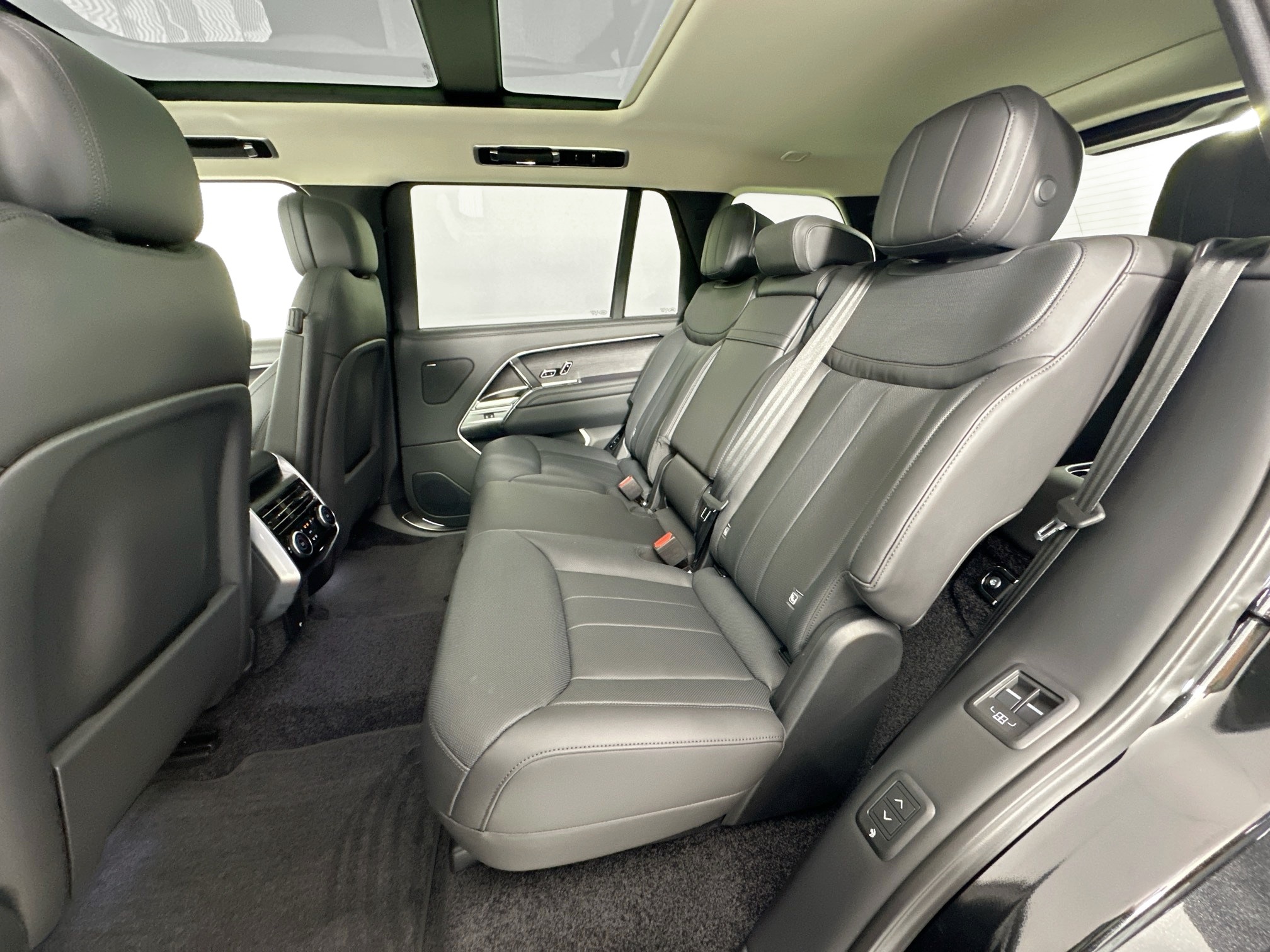 new 2025 Land Rover Range Rover car, priced at $126,130