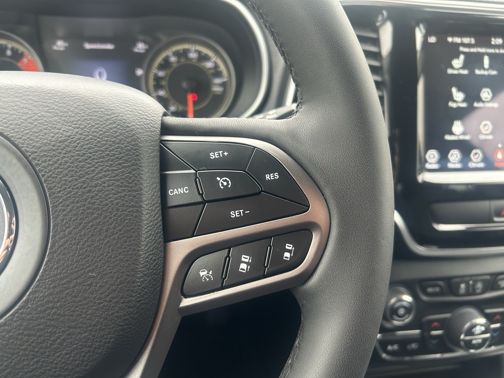 used 2022 Jeep Cherokee car, priced at $26,689