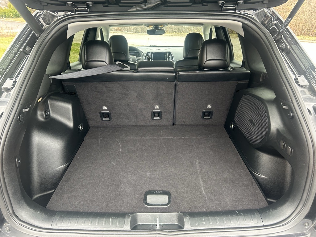 used 2022 Jeep Cherokee car, priced at $26,689