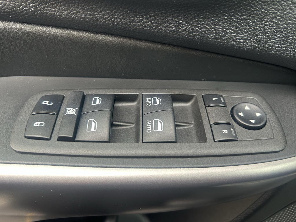 used 2022 Jeep Cherokee car, priced at $26,689