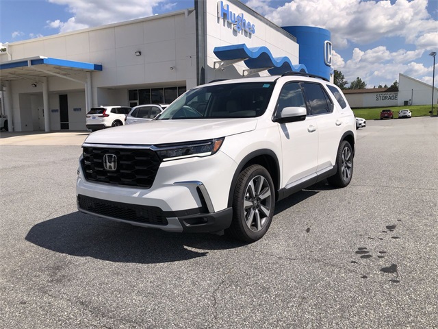 new 2025 Honda Pilot car, priced at $49,895