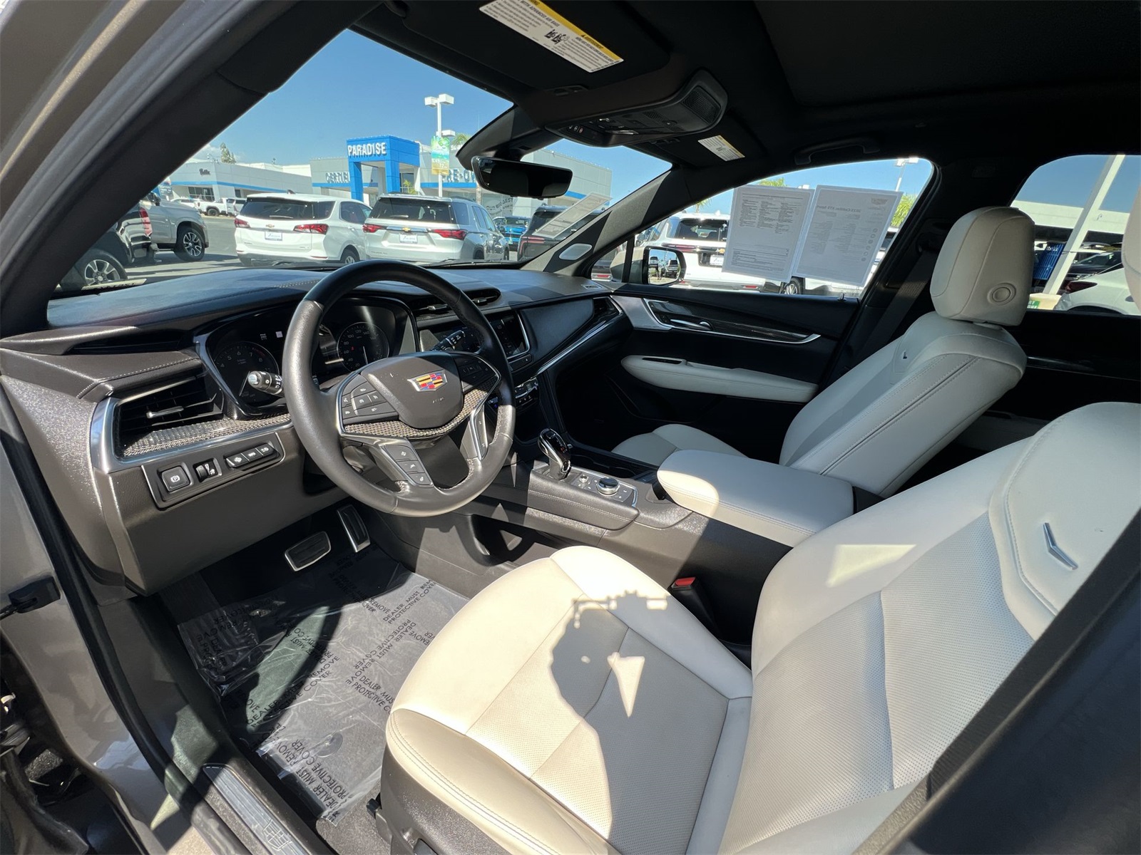 used 2023 Cadillac XT5 car, priced at $41,991