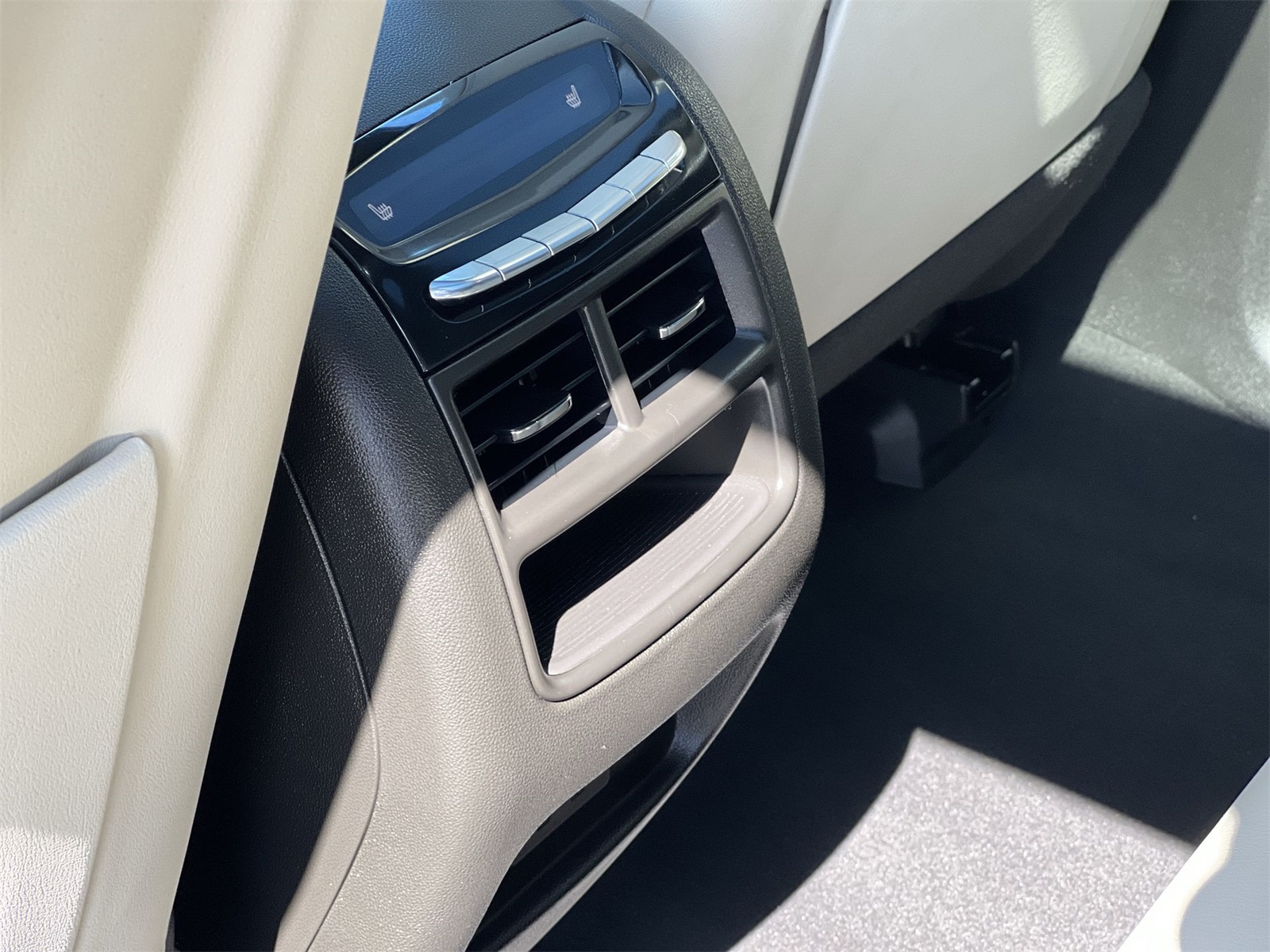used 2023 Cadillac XT5 car, priced at $41,991