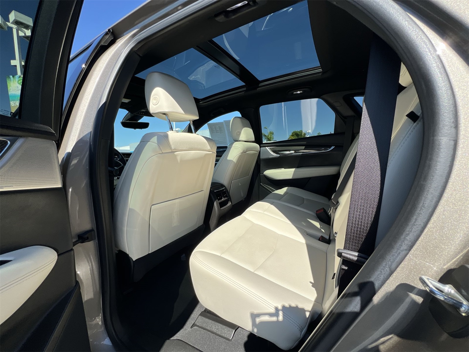 used 2023 Cadillac XT5 car, priced at $41,991