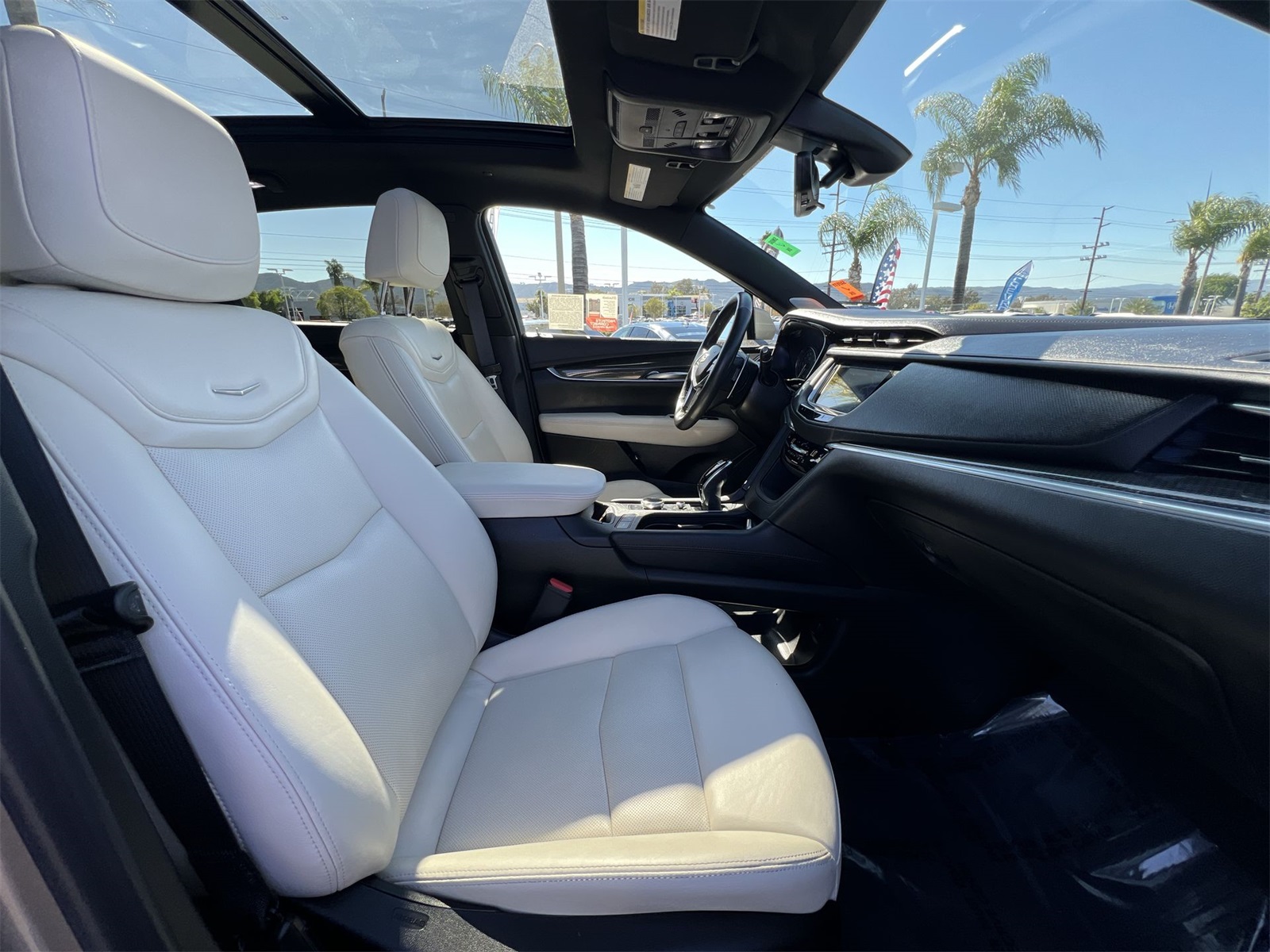 used 2023 Cadillac XT5 car, priced at $41,991