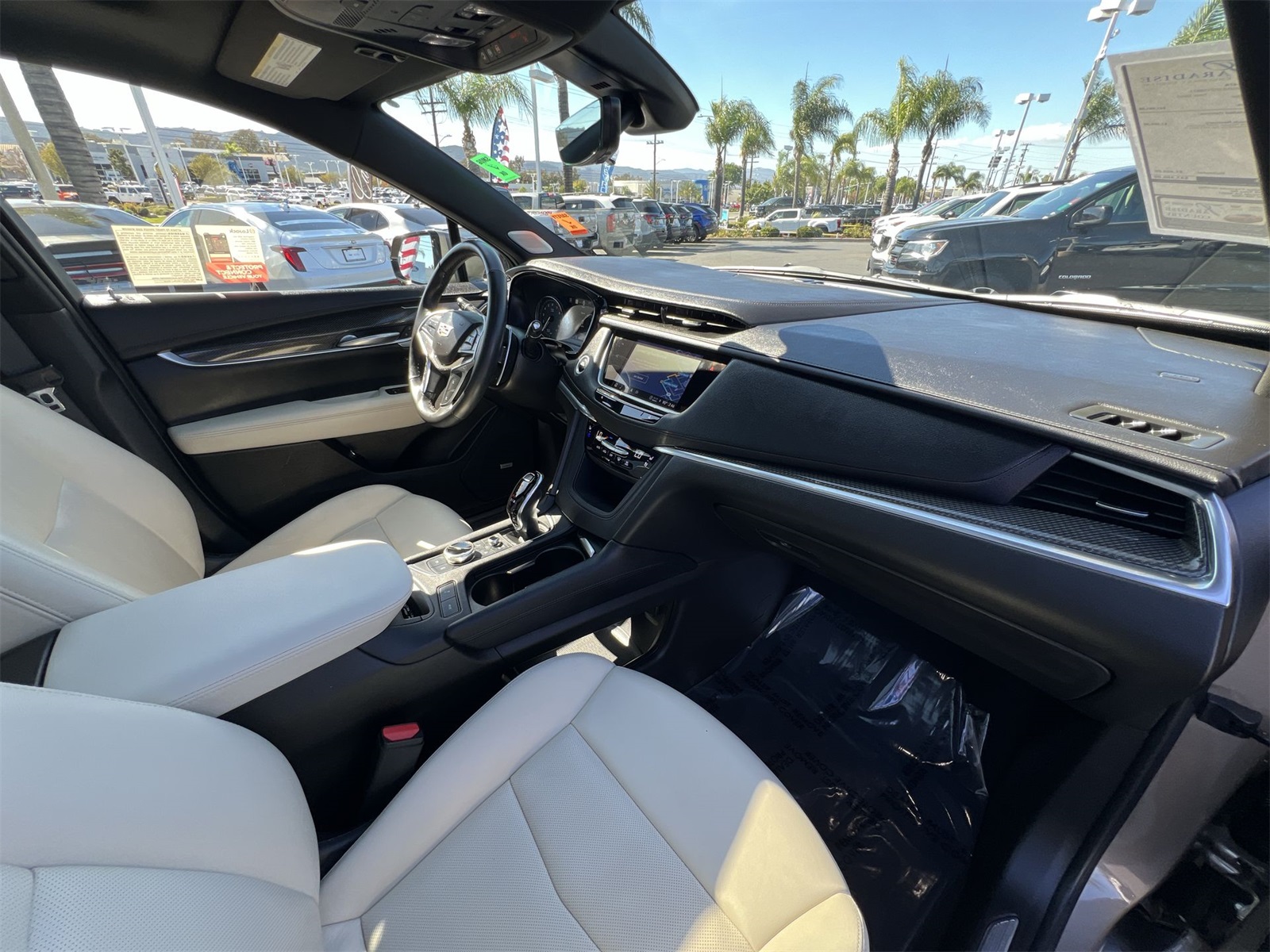 used 2023 Cadillac XT5 car, priced at $41,991