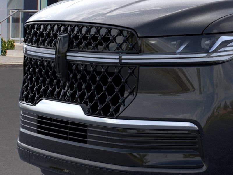 new 2025 Lincoln Navigator car, priced at $106,440