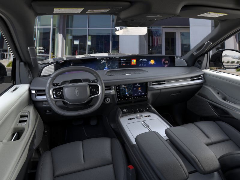 new 2025 Lincoln Navigator car, priced at $106,440
