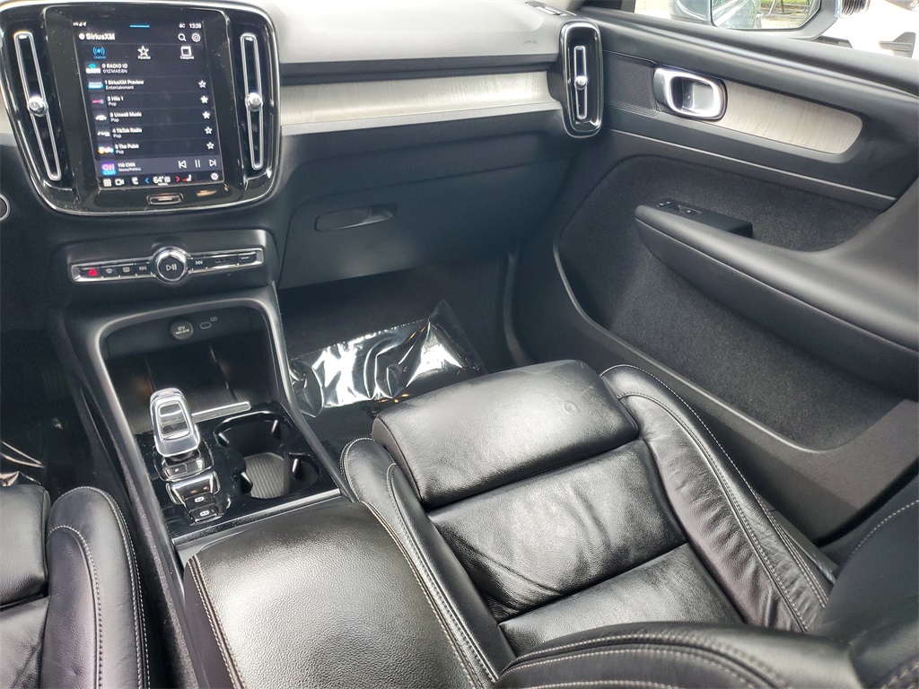 used 2023 Volvo XC40 car, priced at $29,994