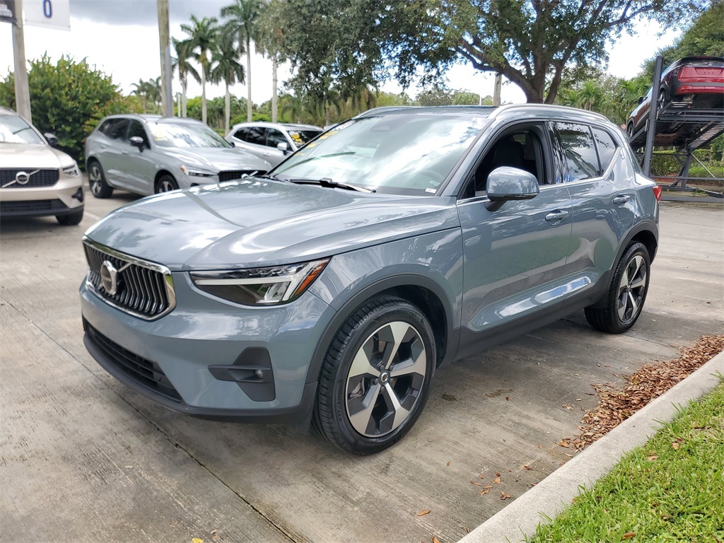 used 2023 Volvo XC40 car, priced at $29,994