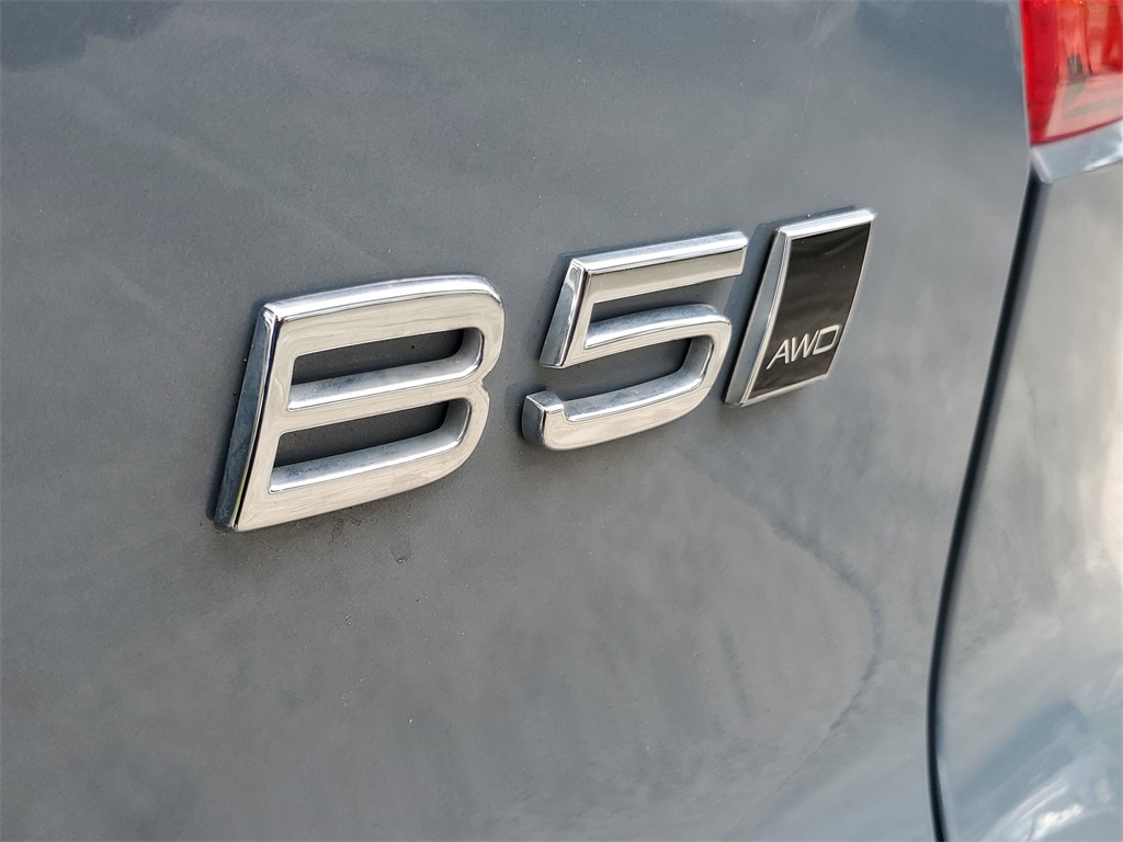 used 2023 Volvo XC40 car, priced at $29,994