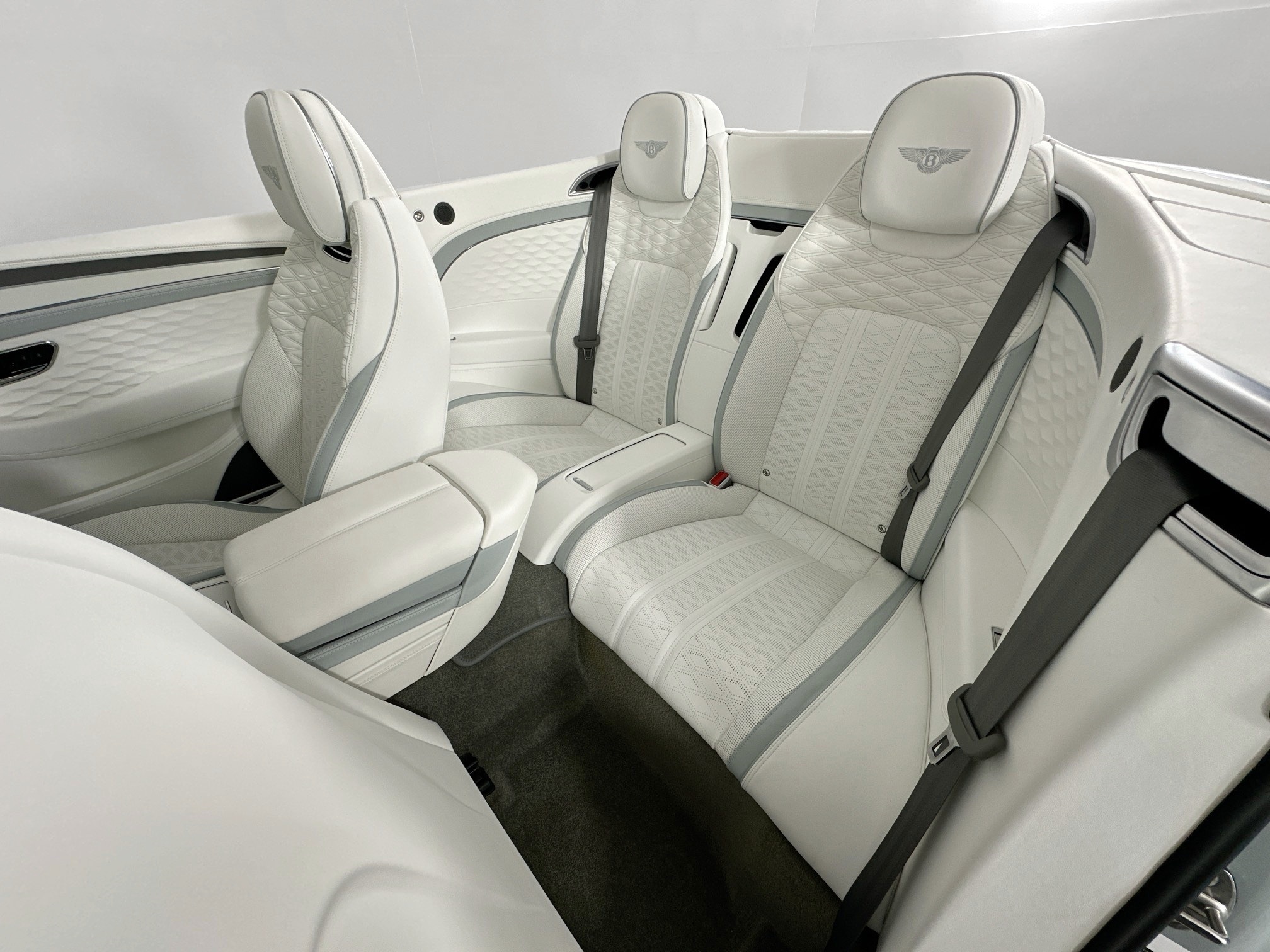 new 2025 Bentley Continental GTC car