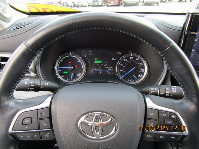 used 2020 Toyota Highlander Hybrid car, priced at $38,999