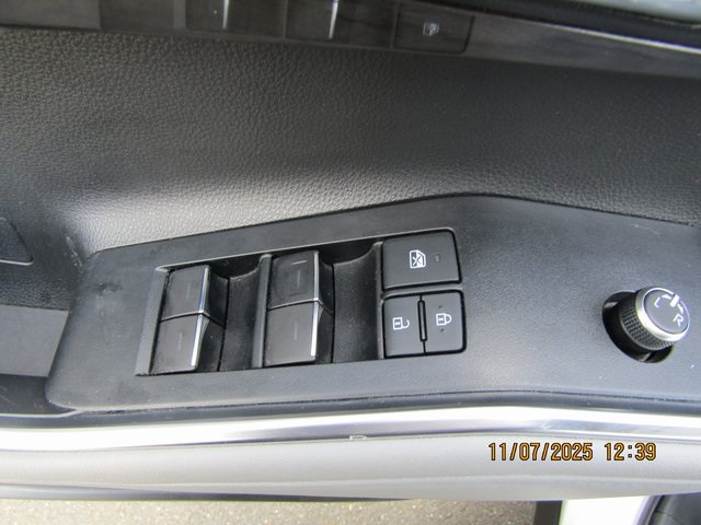 used 2020 Toyota Highlander Hybrid car, priced at $38,999