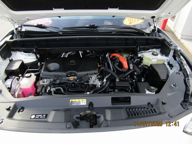 used 2020 Toyota Highlander Hybrid car, priced at $38,999